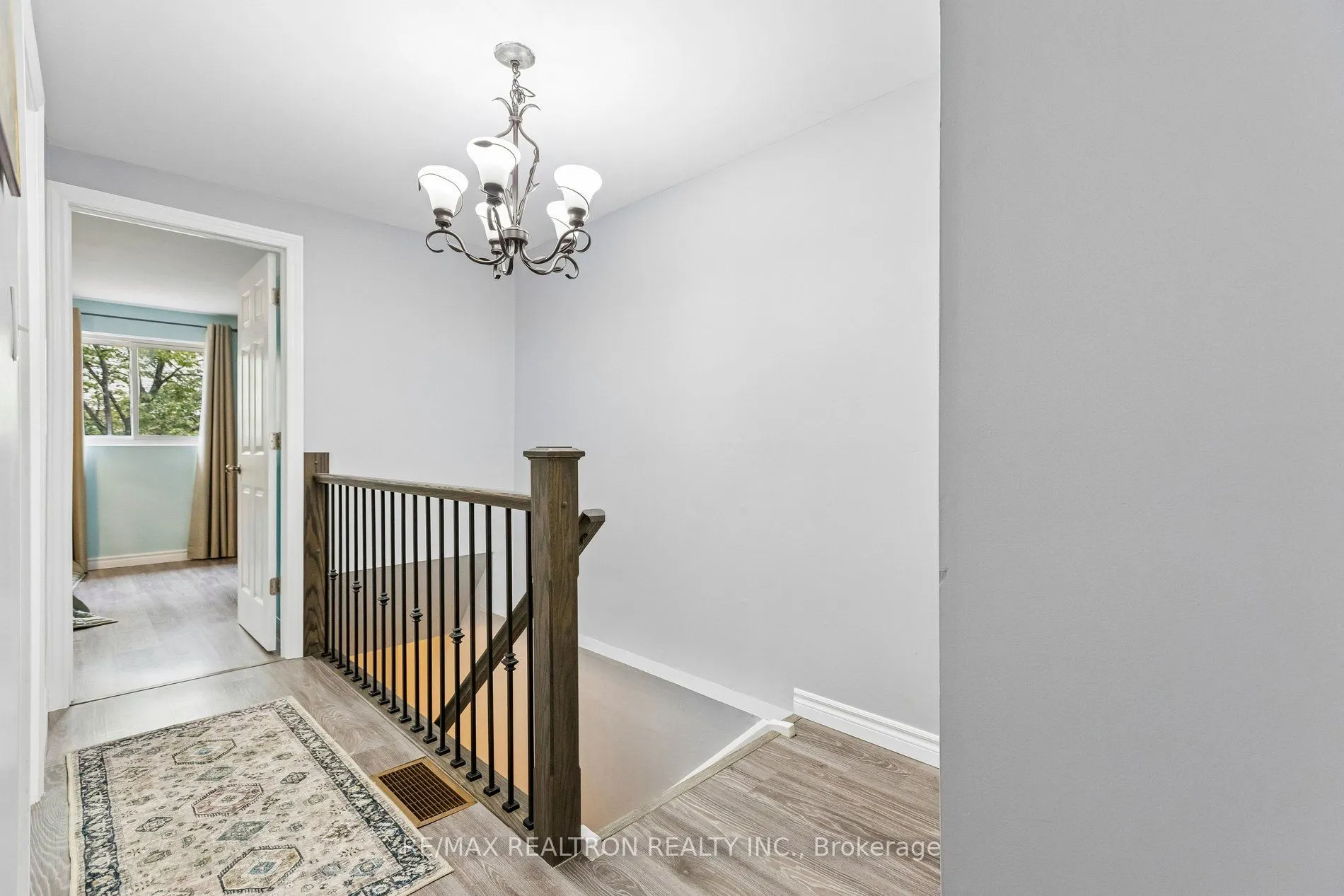 298D Bluevale Street N #15