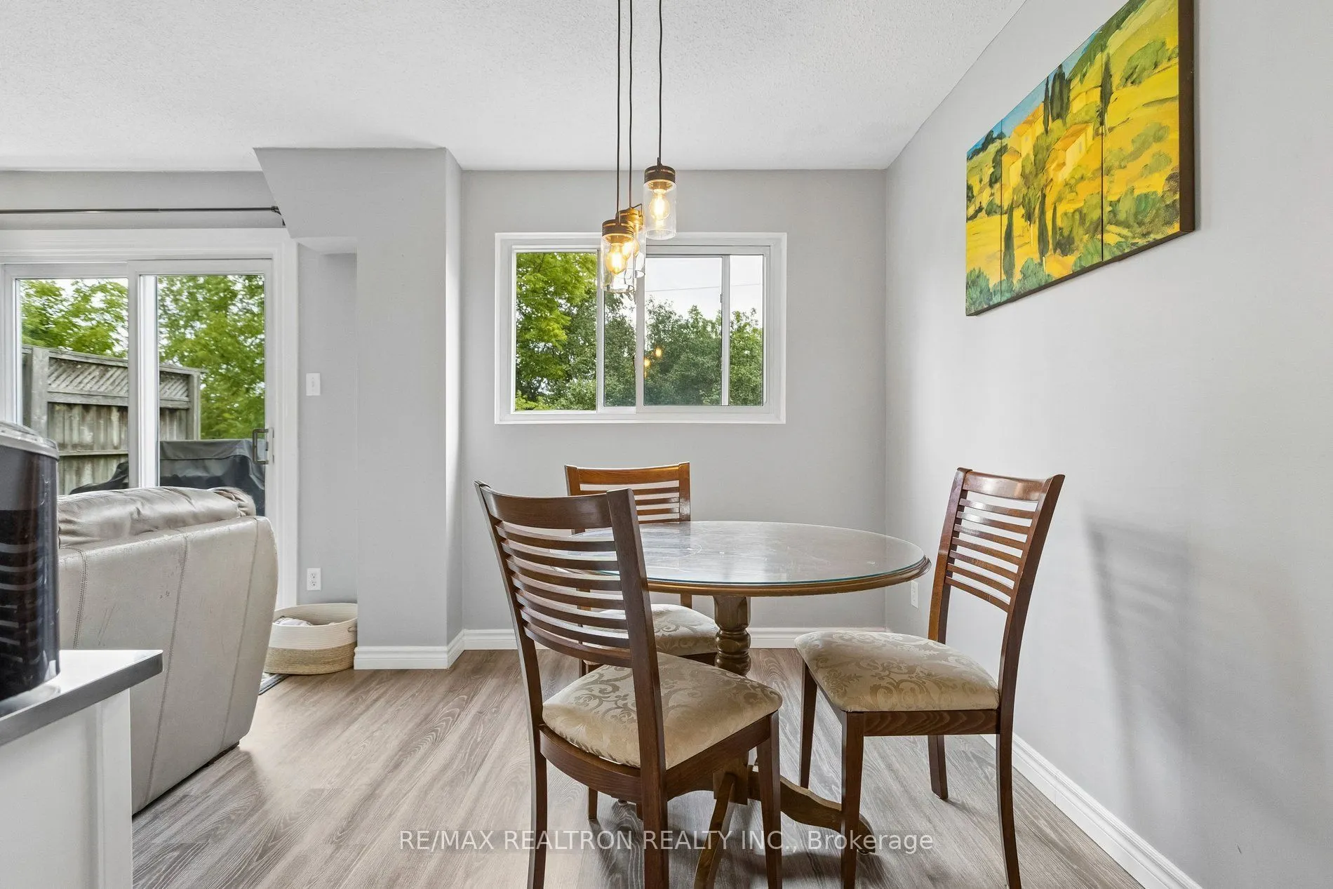298D Bluevale Street N #15