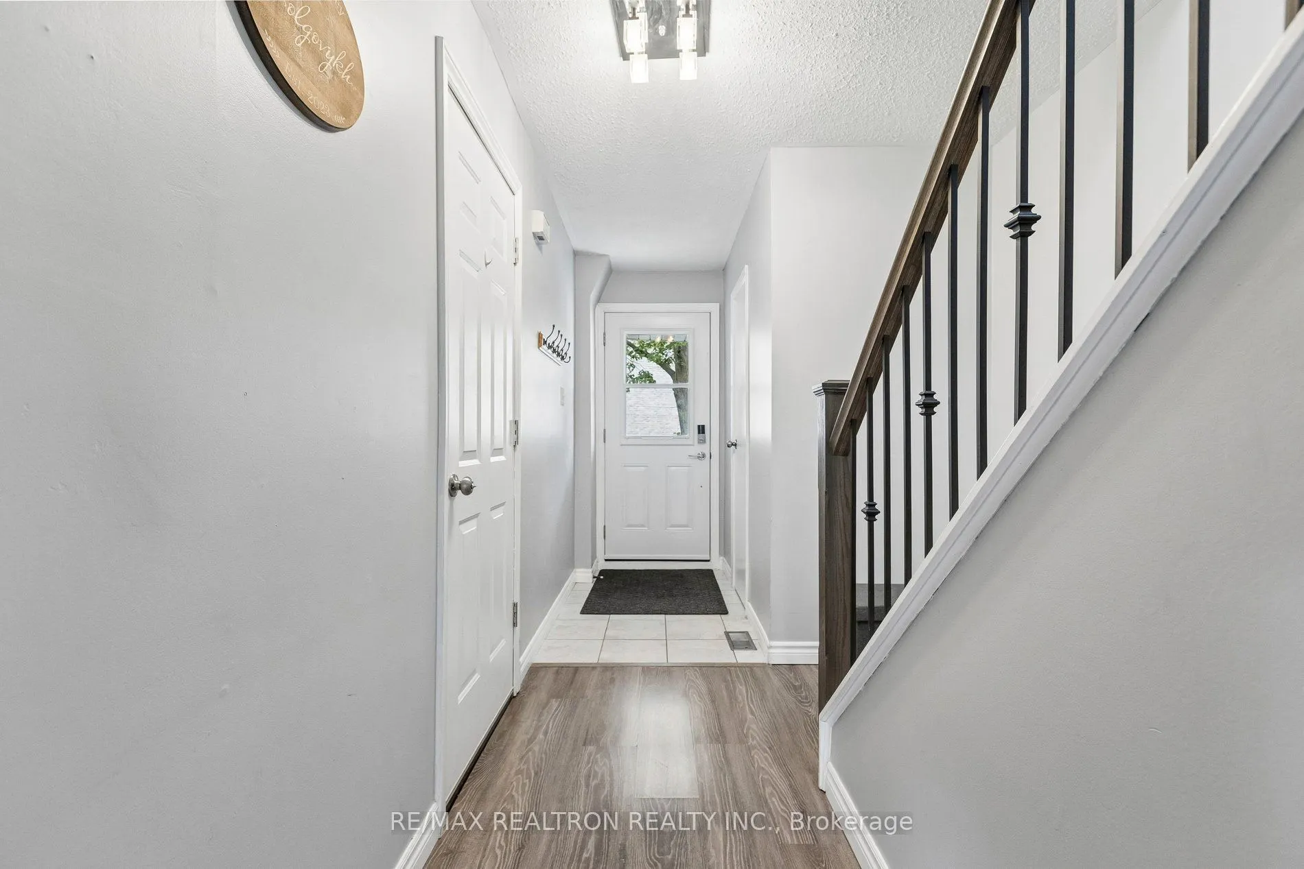 298D Bluevale Street N #15
