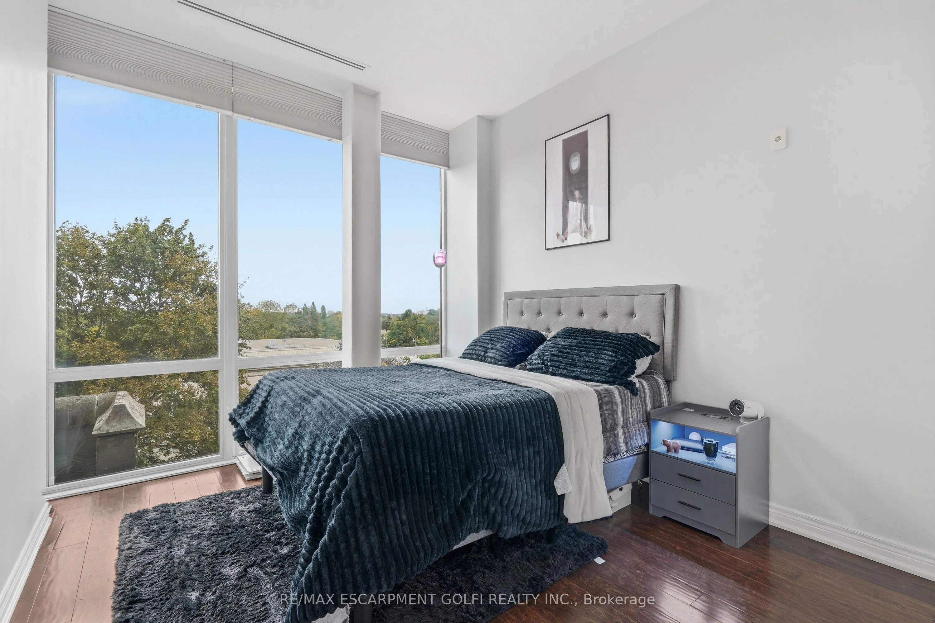 50 Murray Street W #403