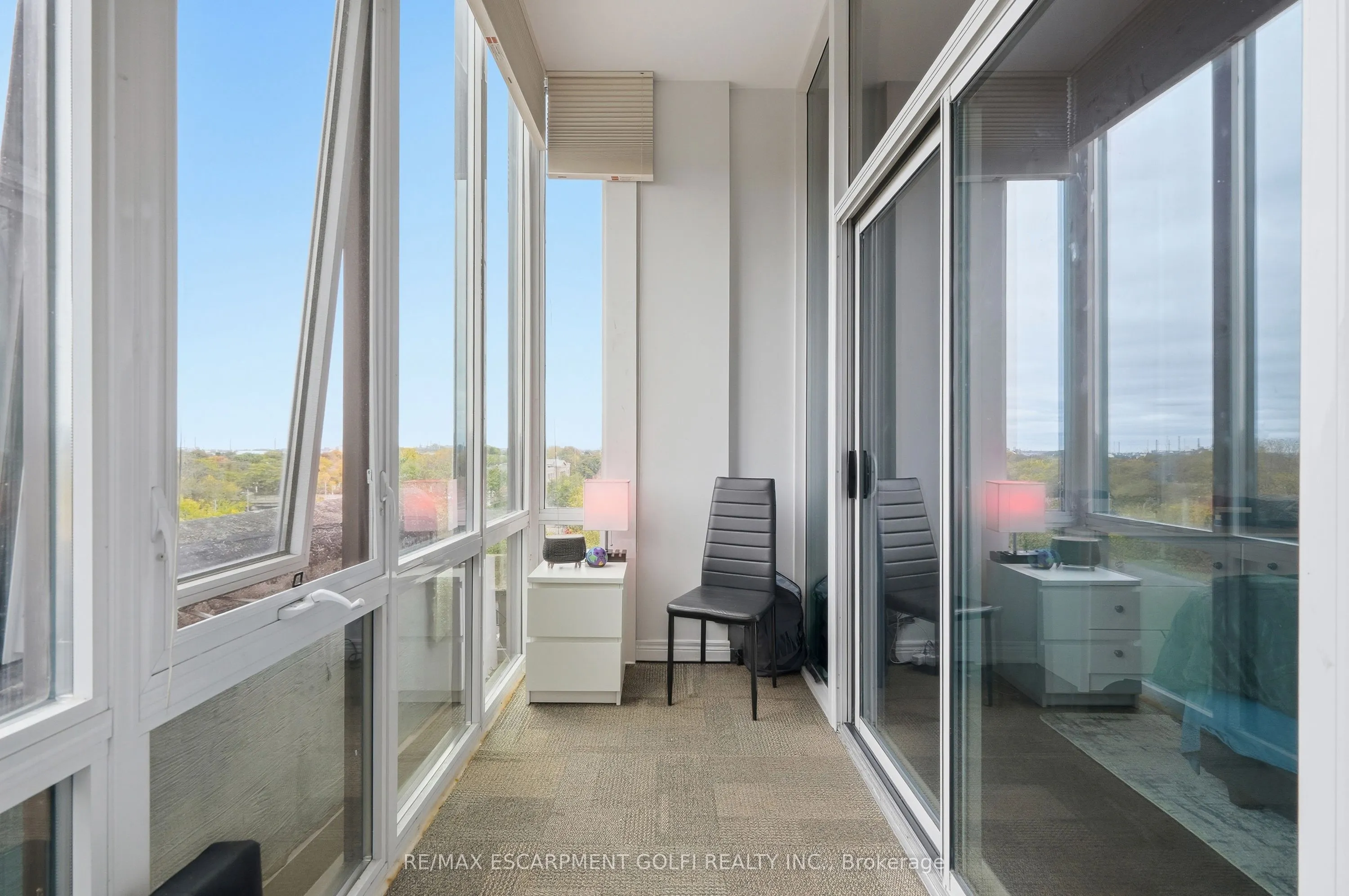 50 Murray Street W #403