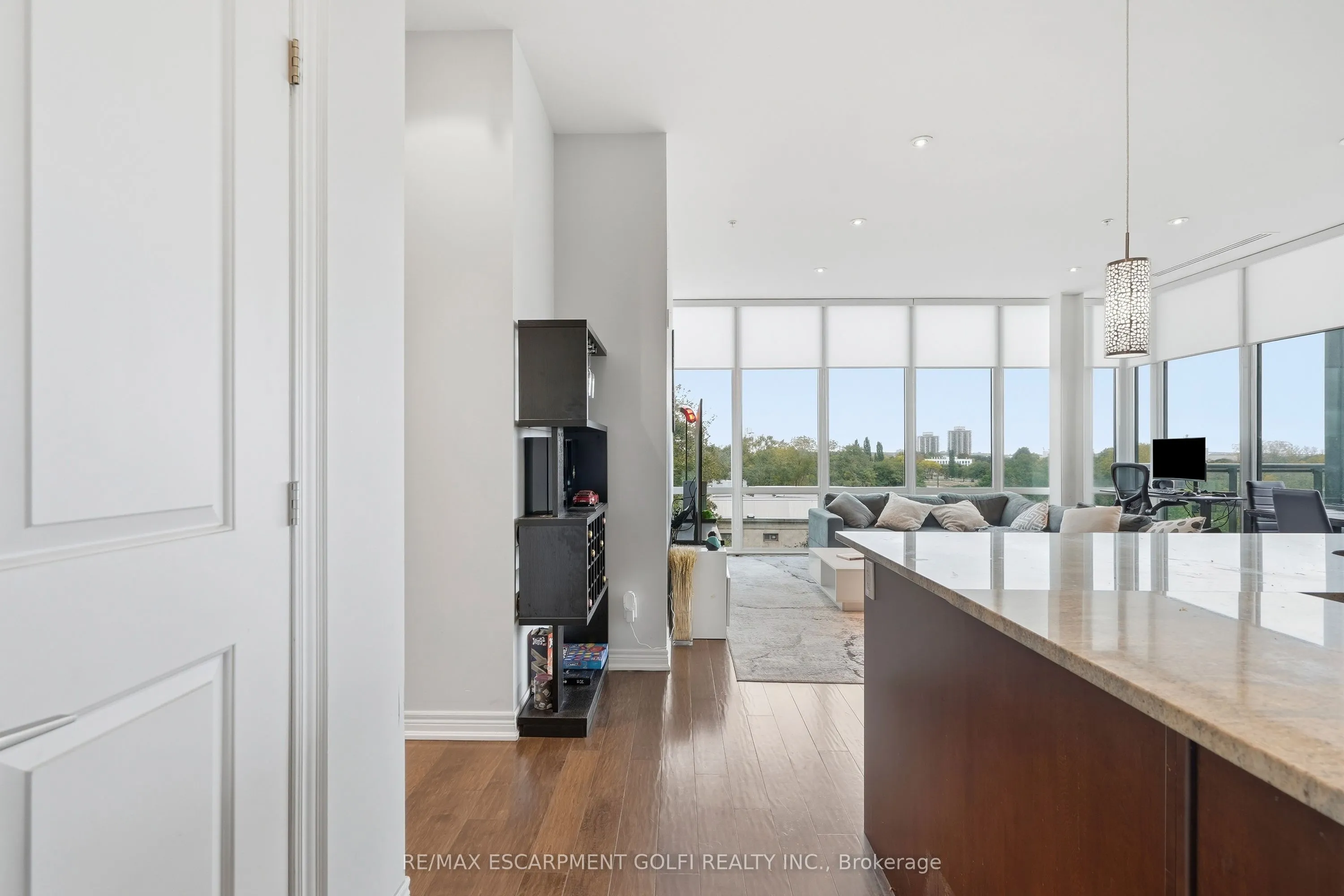 50 Murray Street W #403