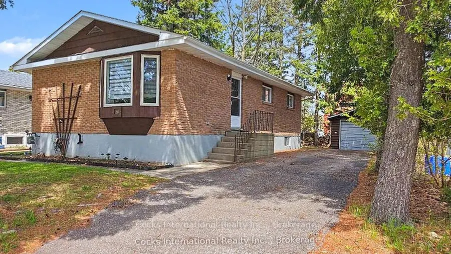 36 Susan Street W