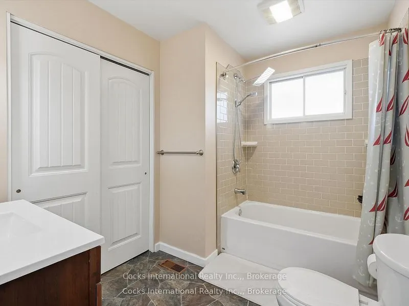 36 Susan Street W