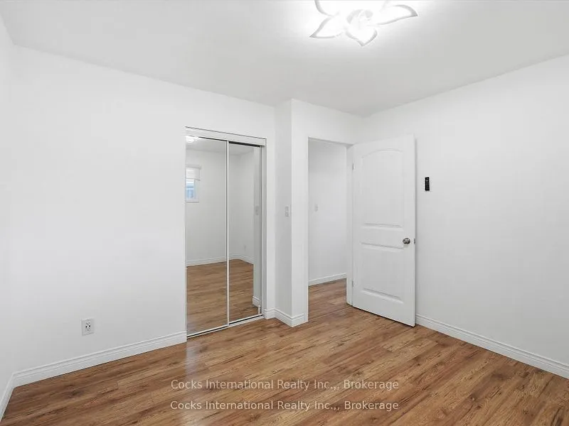 36 Susan Street W