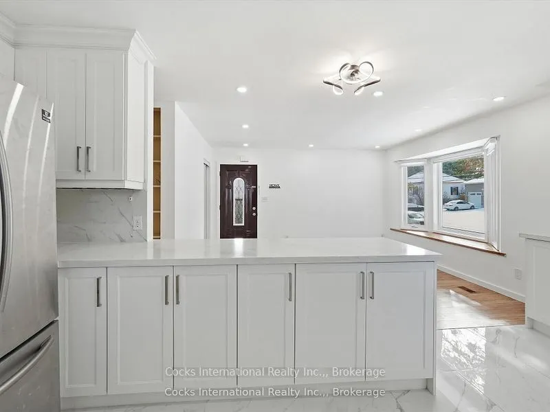 36 Susan Street W