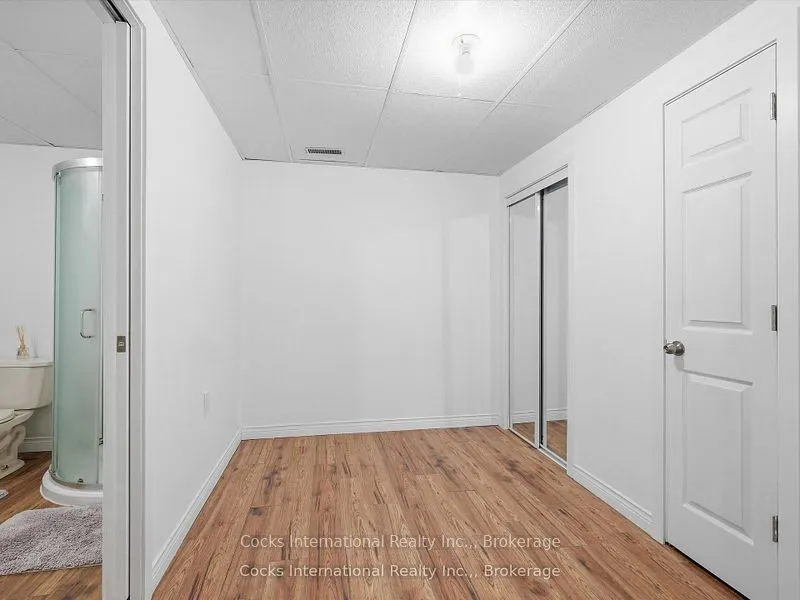 36 Susan Street W