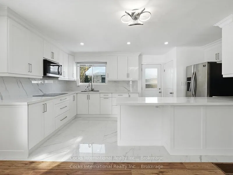 36 Susan Street W