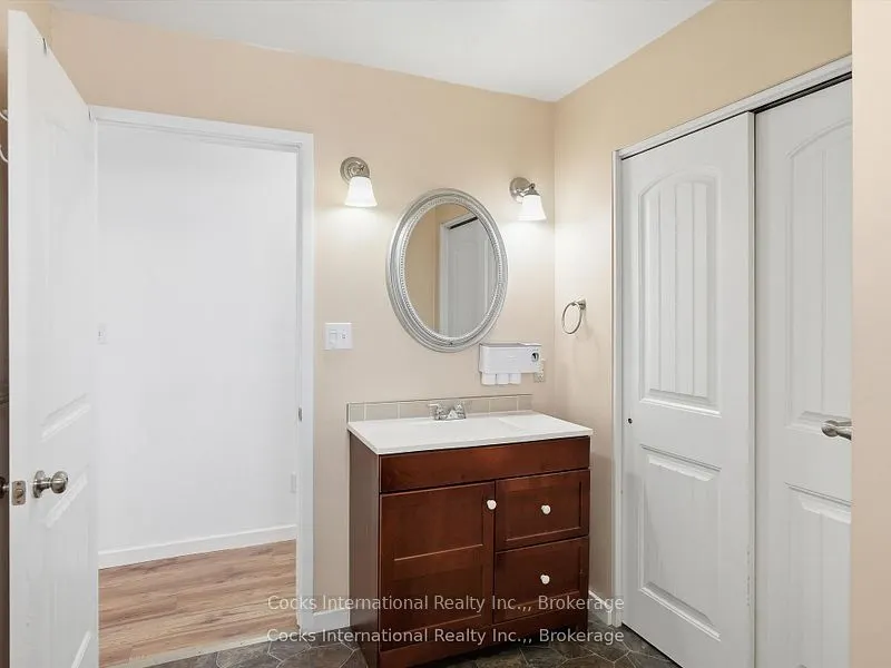 36 Susan Street W