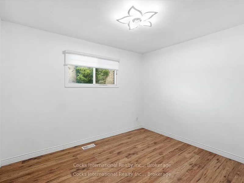 36 Susan Street W