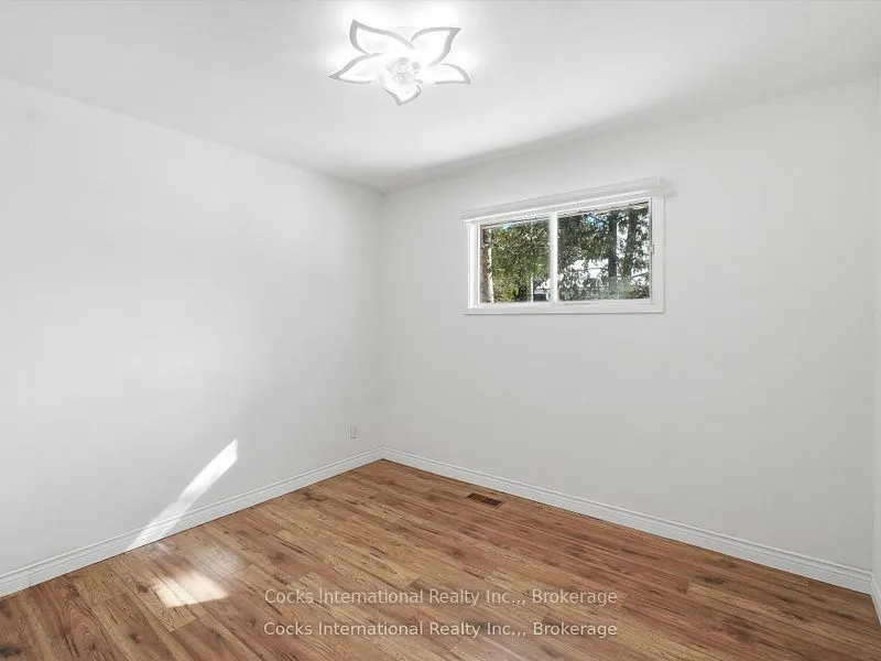 36 Susan Street W