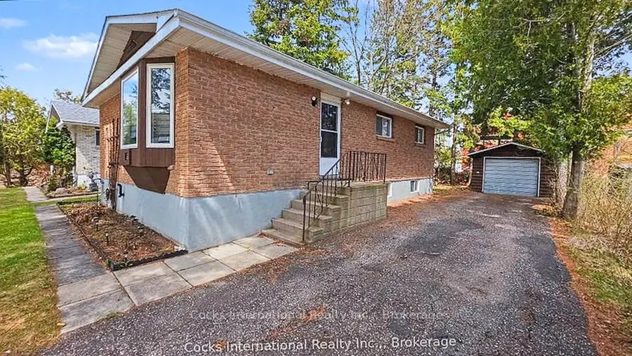 36 Susan Street W