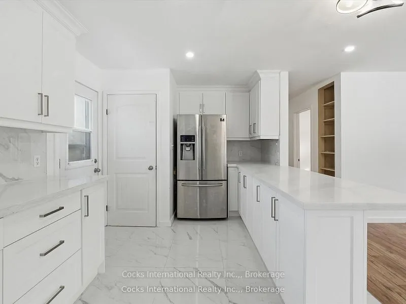 36 Susan Street W