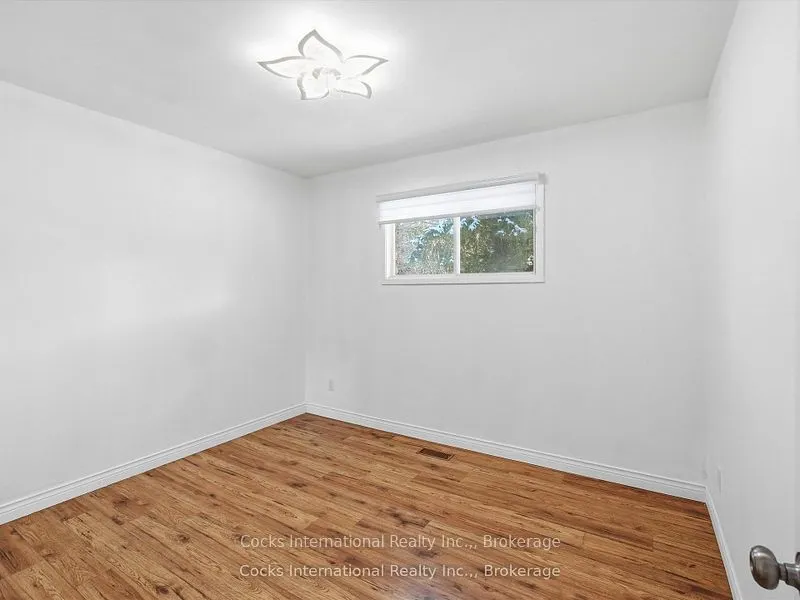 36 Susan Street W