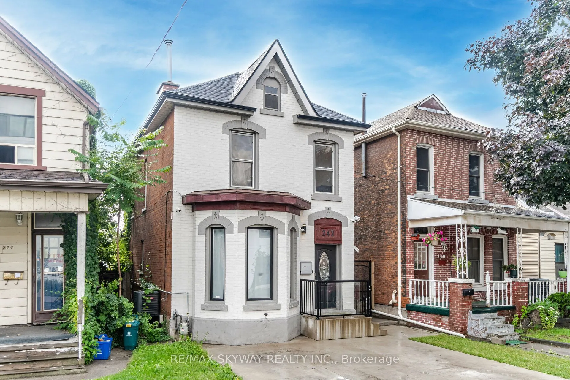 242 East Avenue N