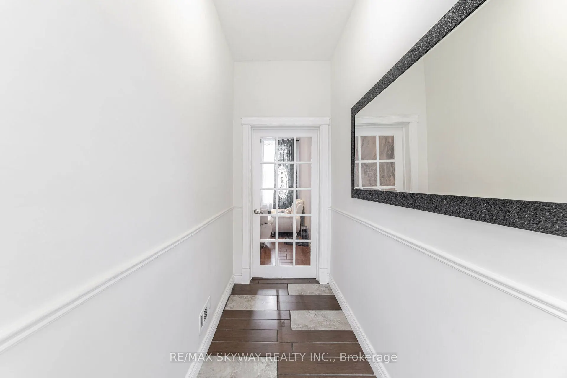 242 East Avenue N