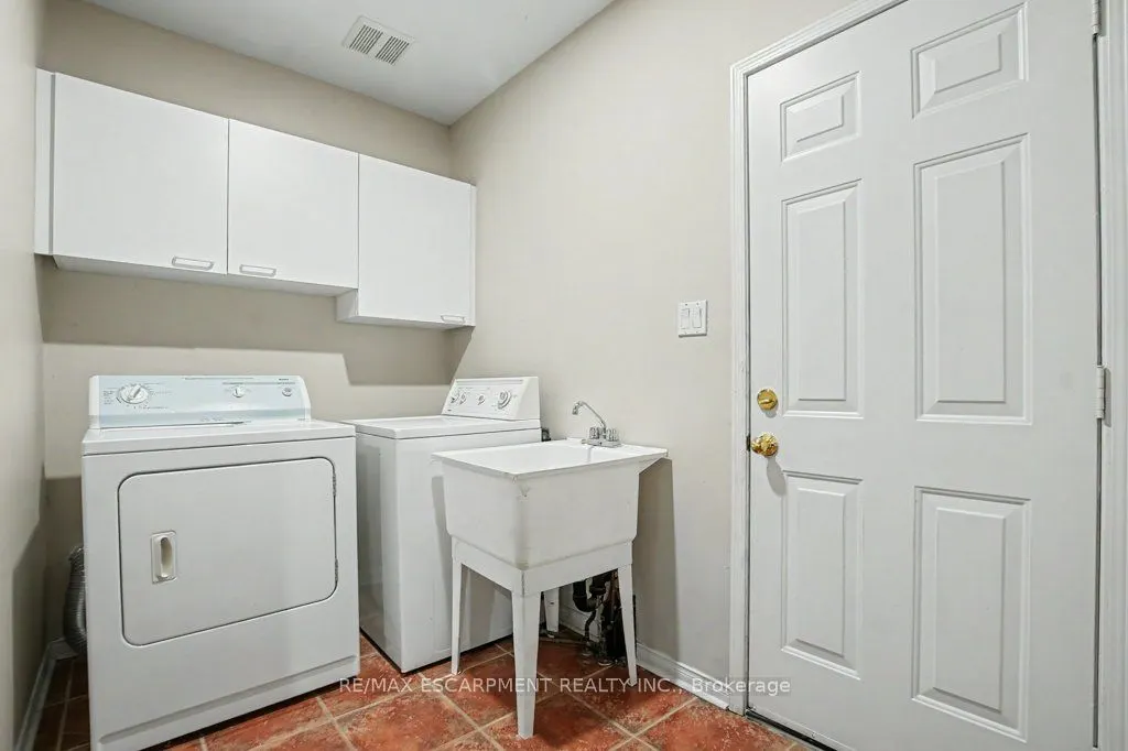 172 VALMONT Court