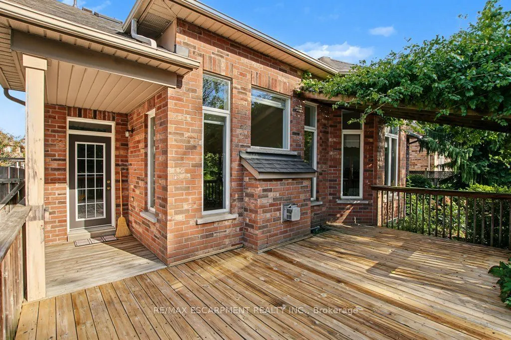172 VALMONT Court