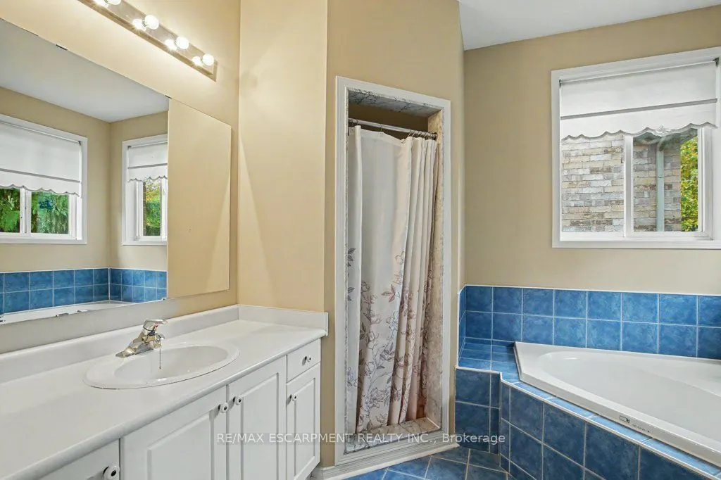 172 VALMONT Court