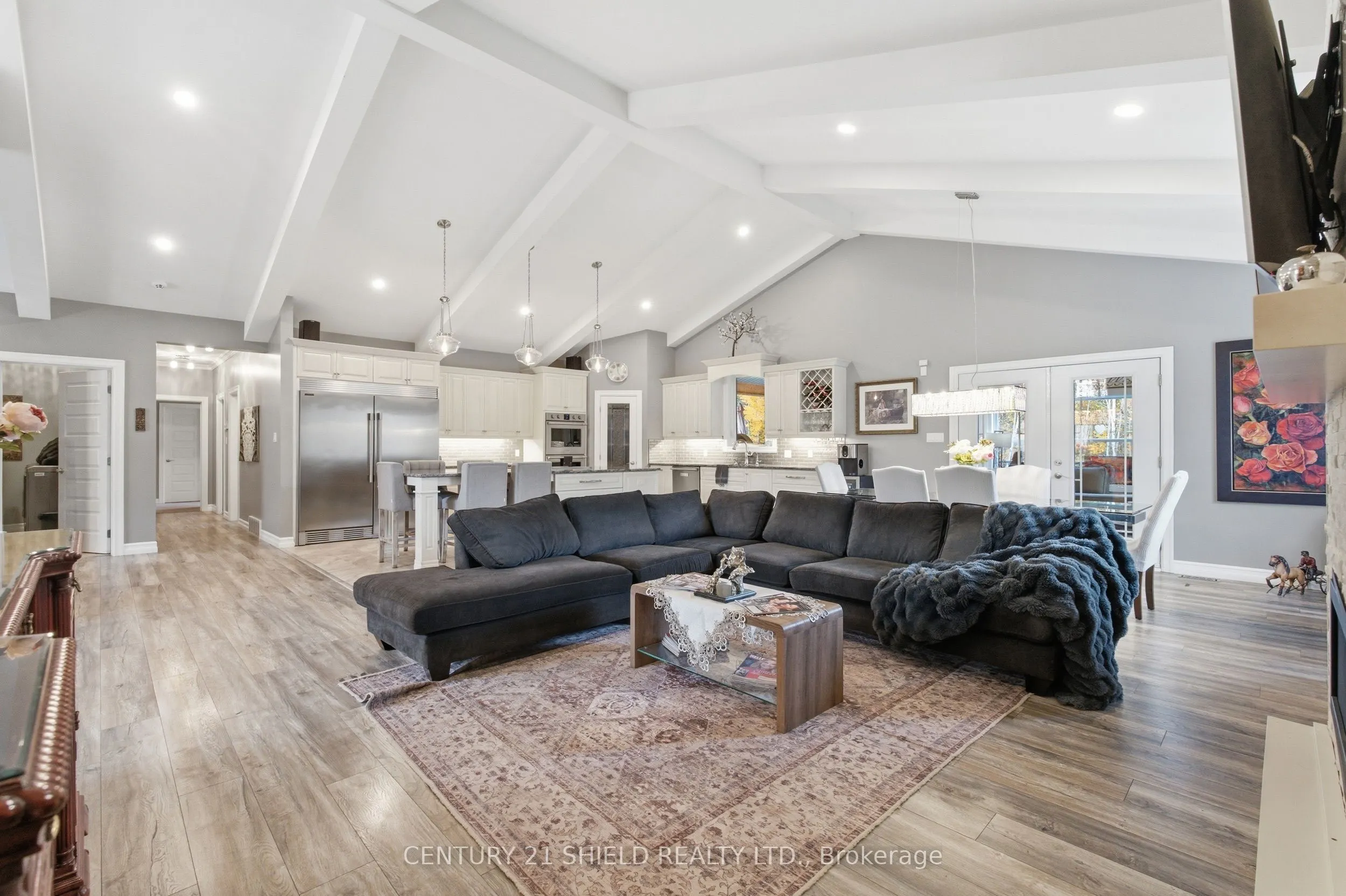 3822 LAKESIDE Drive