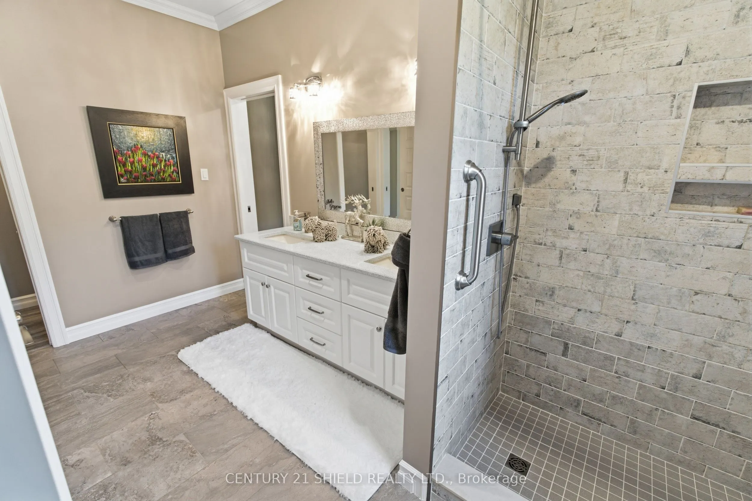 3822 LAKESIDE Drive