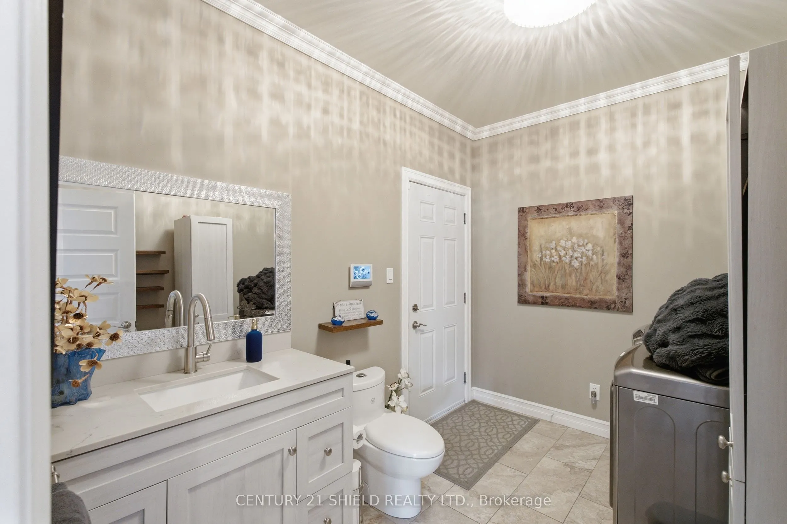3822 LAKESIDE Drive
