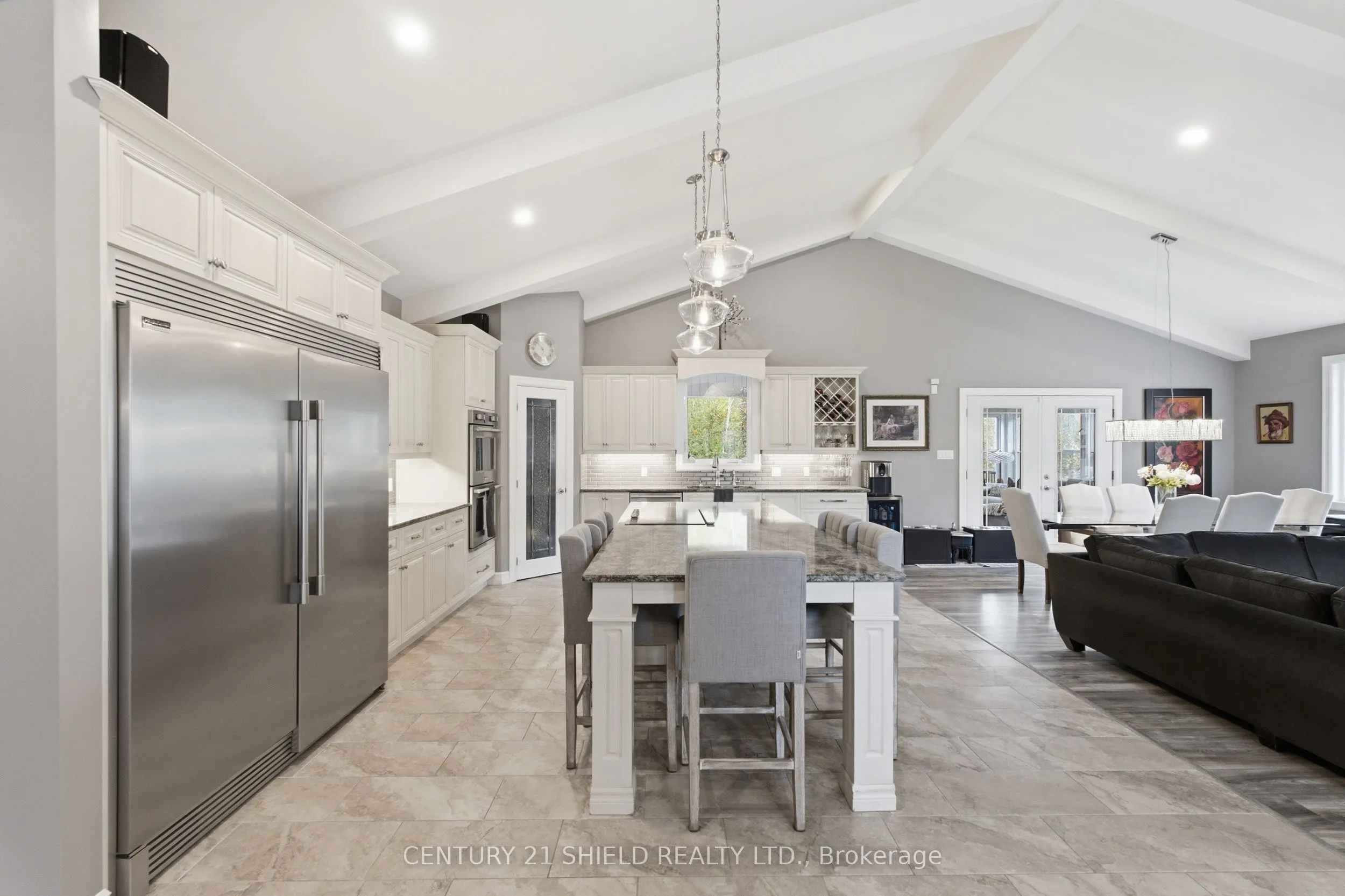 3822 LAKESIDE Drive