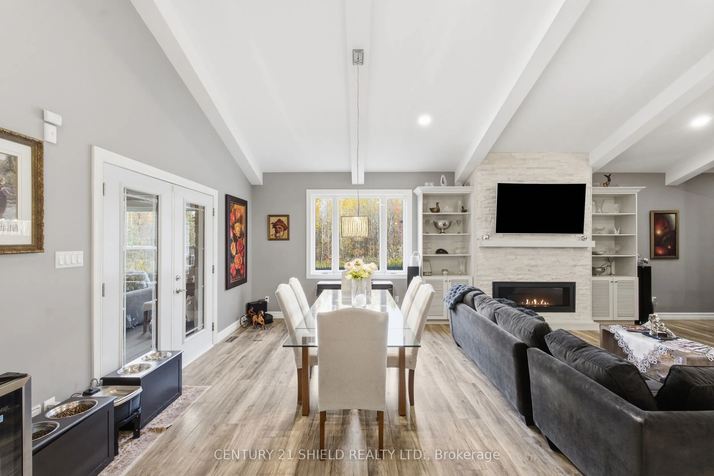 3822 LAKESIDE Drive