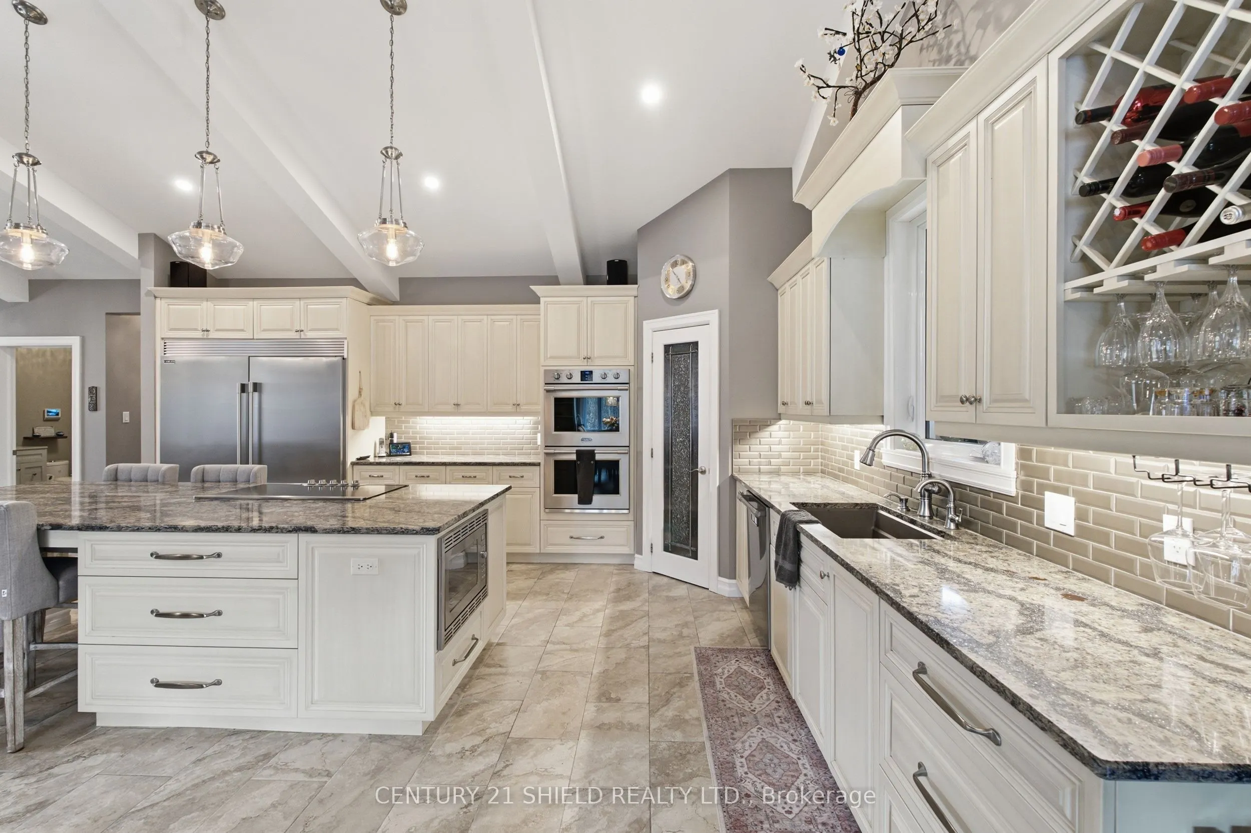 3822 LAKESIDE Drive