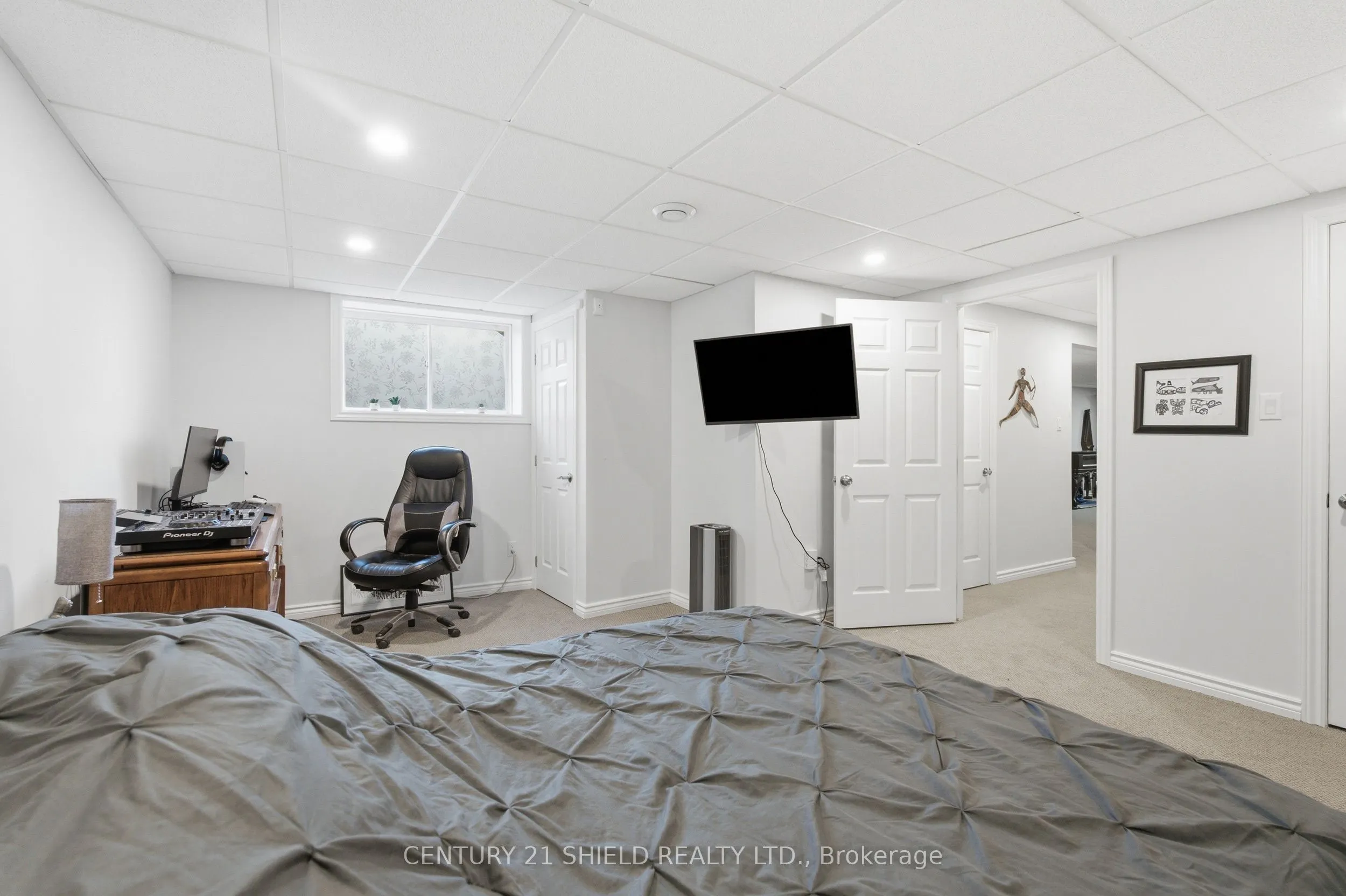 3822 LAKESIDE Drive