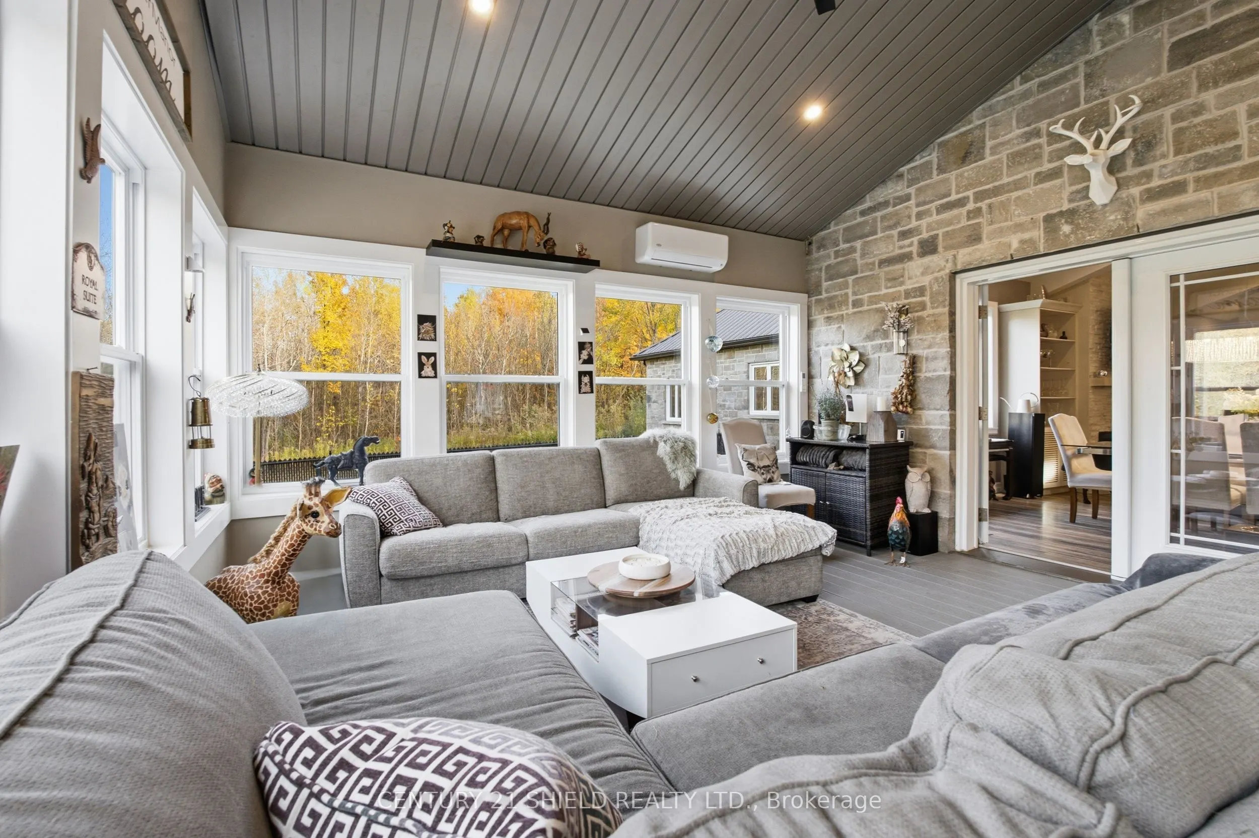 3822 LAKESIDE Drive
