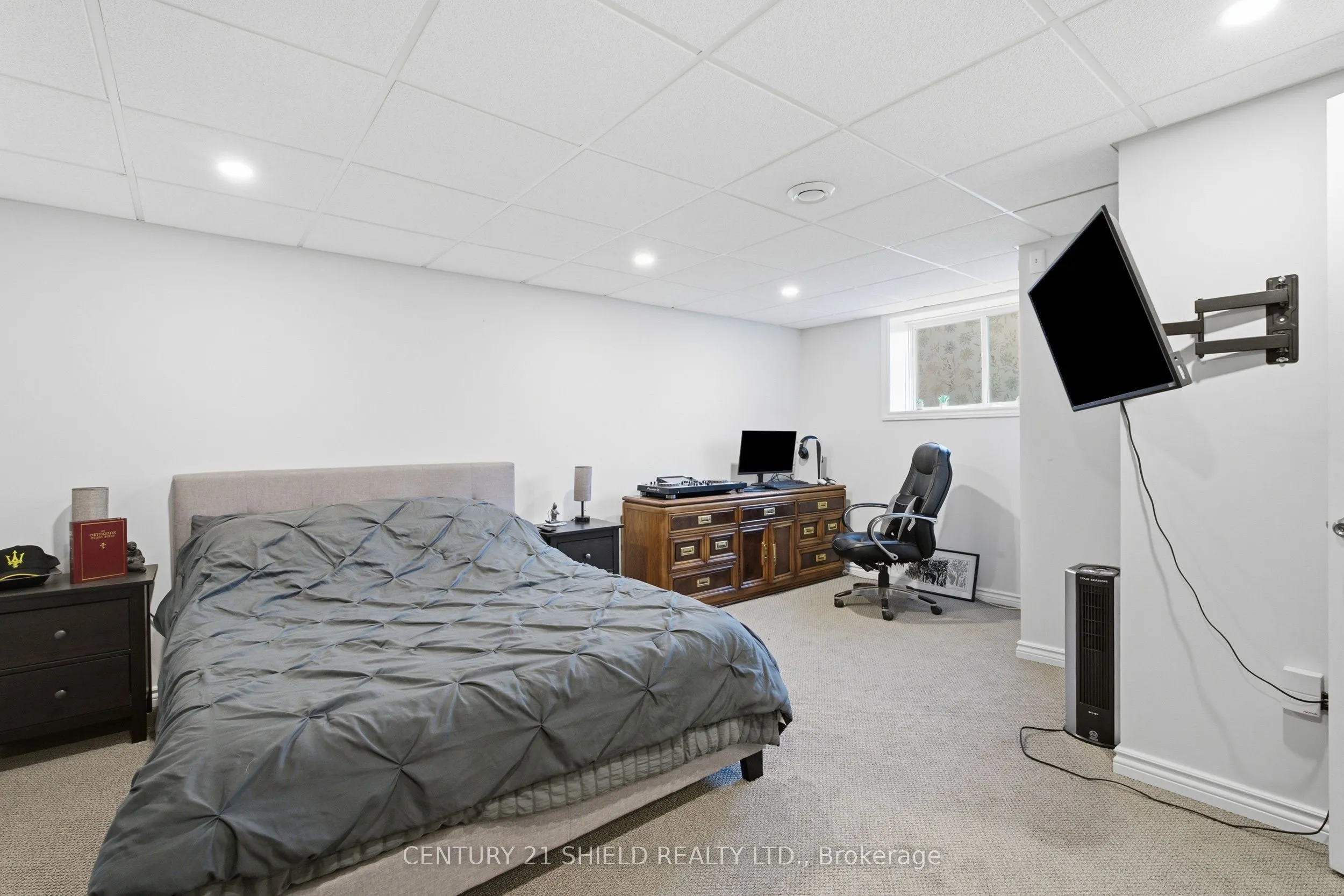 3822 LAKESIDE Drive