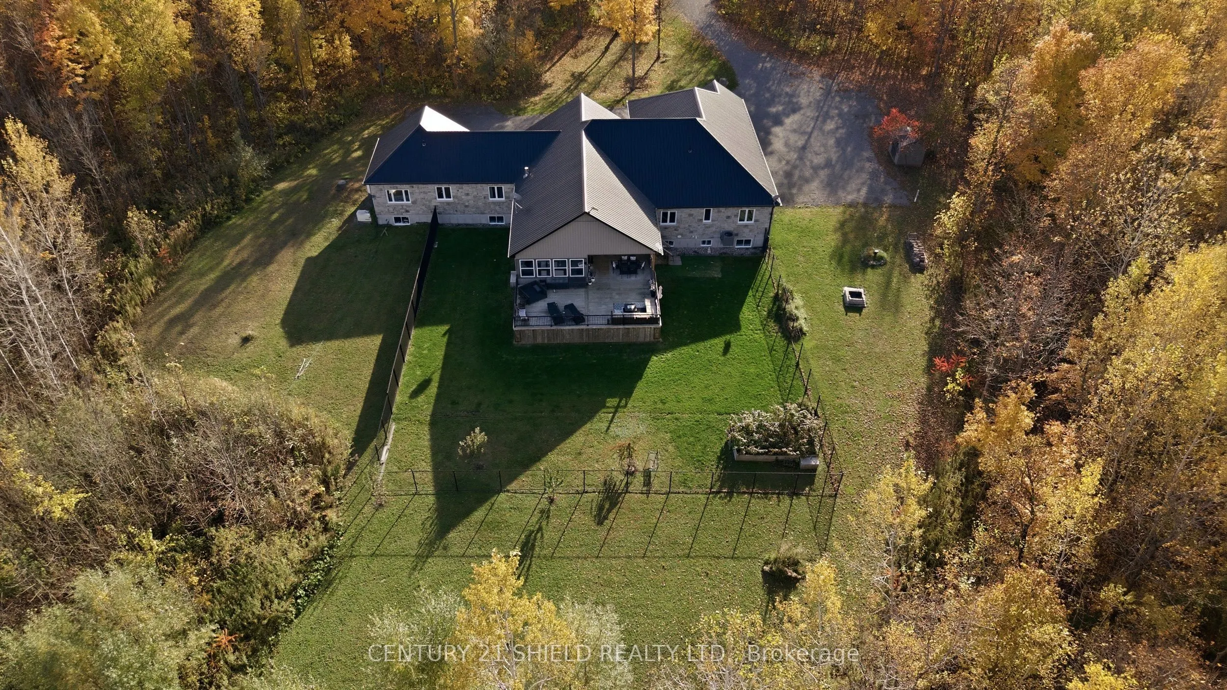 3822 LAKESIDE Drive