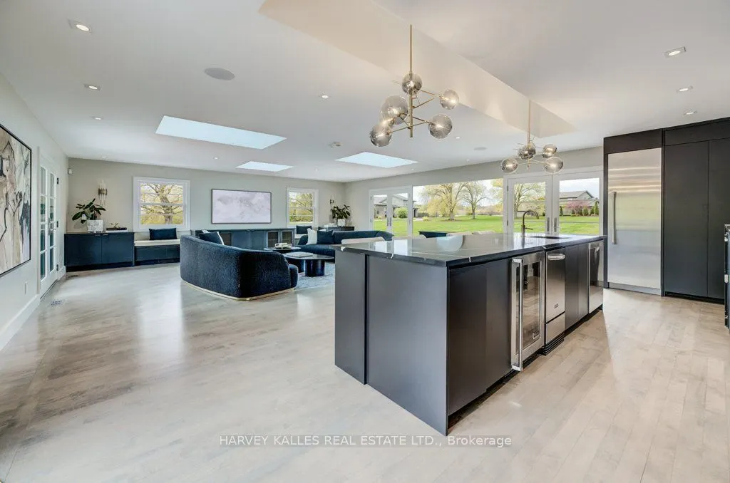 8 Westgate Walk