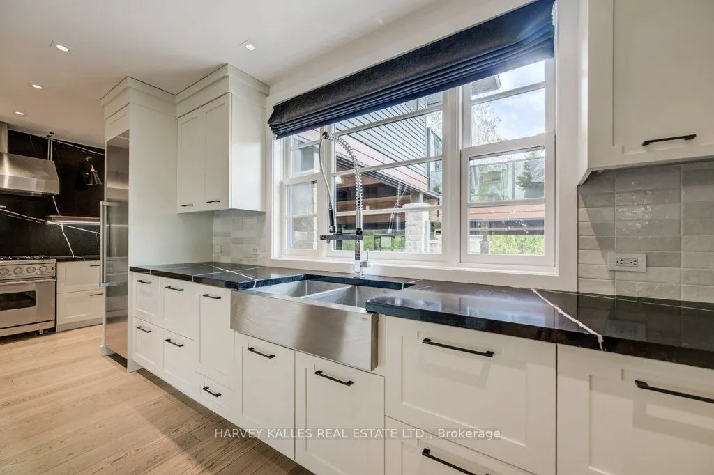 8 Westgate Walk