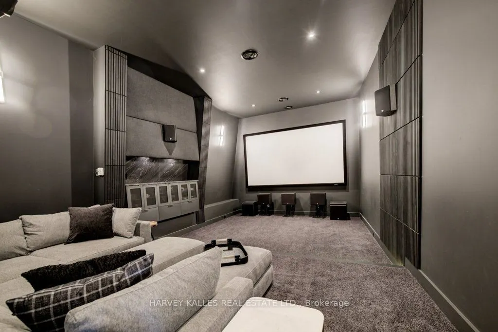 8 Westgate Walk