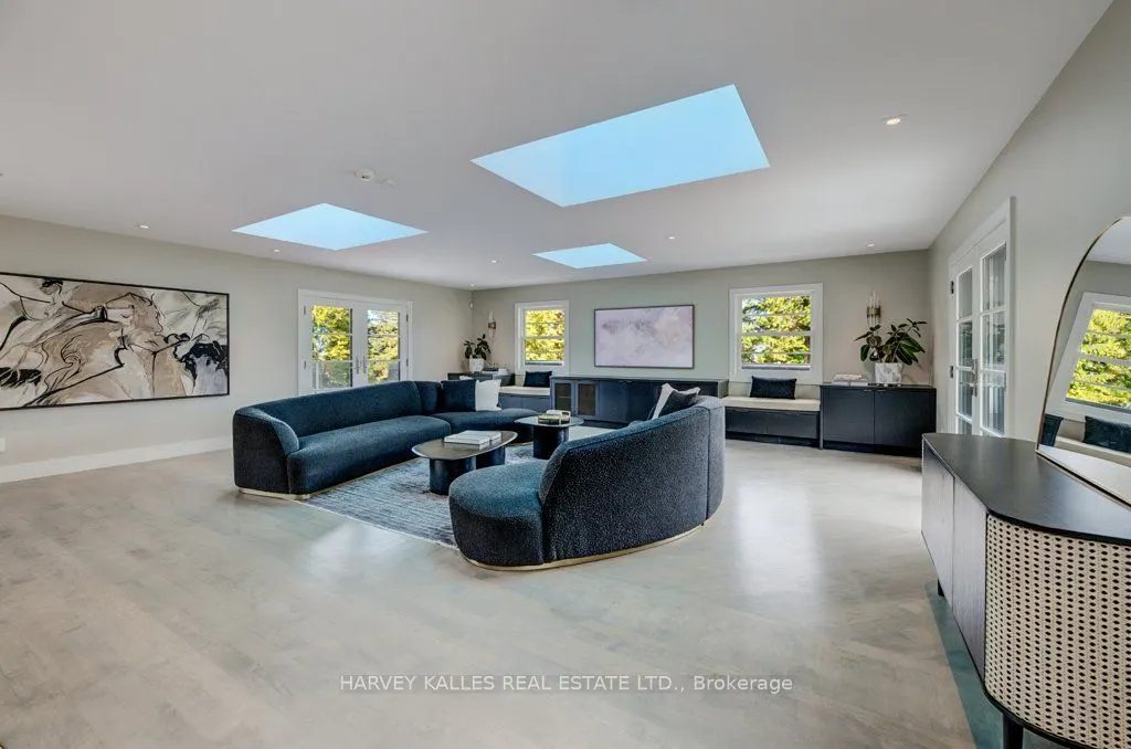 8 Westgate Walk