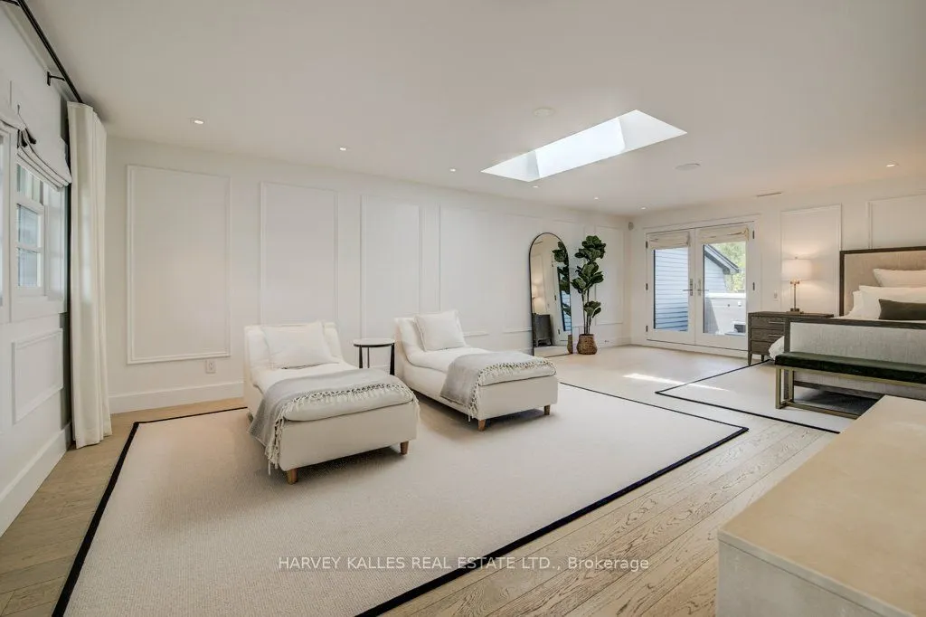 8 Westgate Walk