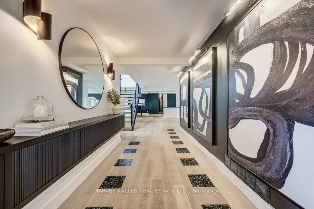 8 Westgate Walk