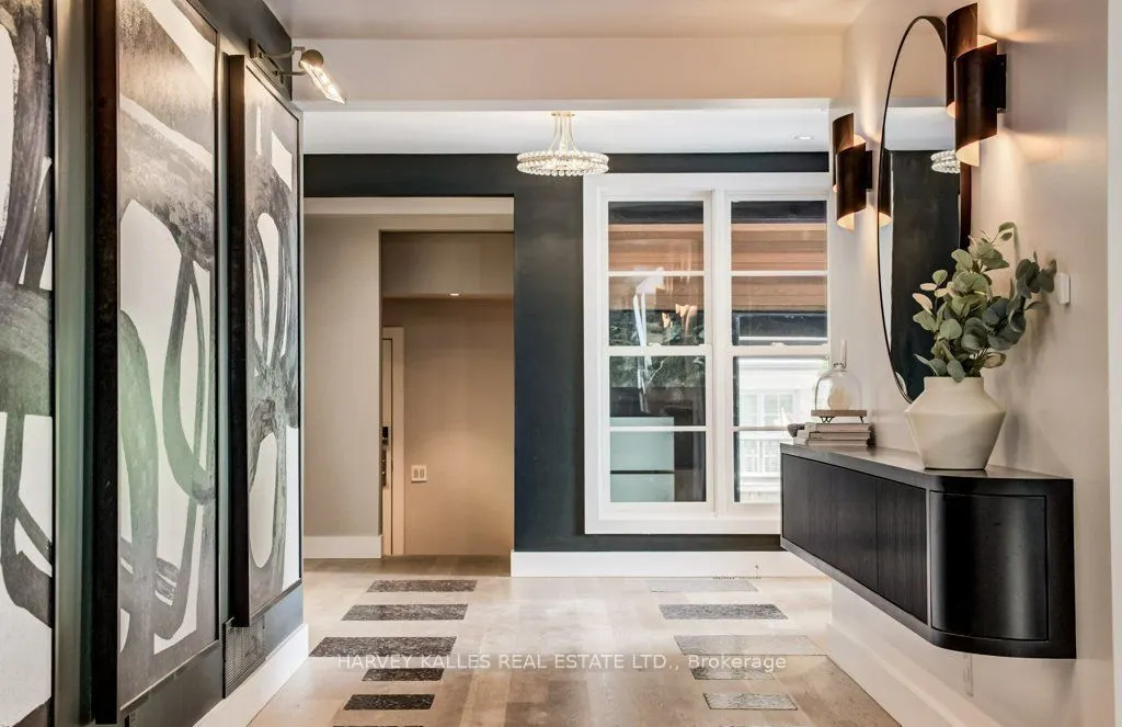 8 Westgate Walk