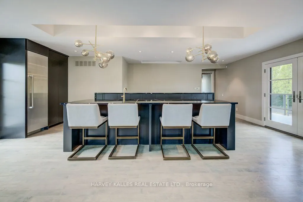 8 Westgate Walk