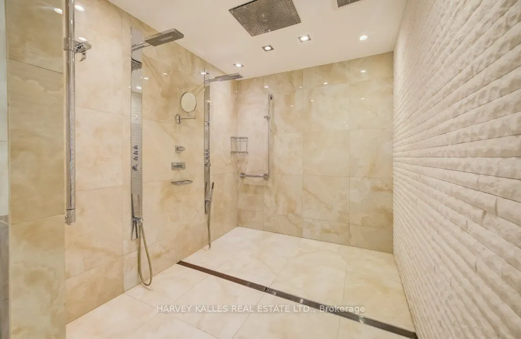 8 Westgate Walk