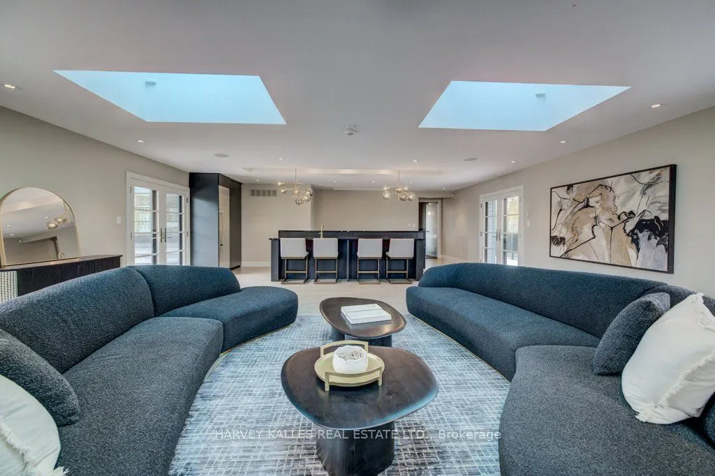 8 Westgate Walk