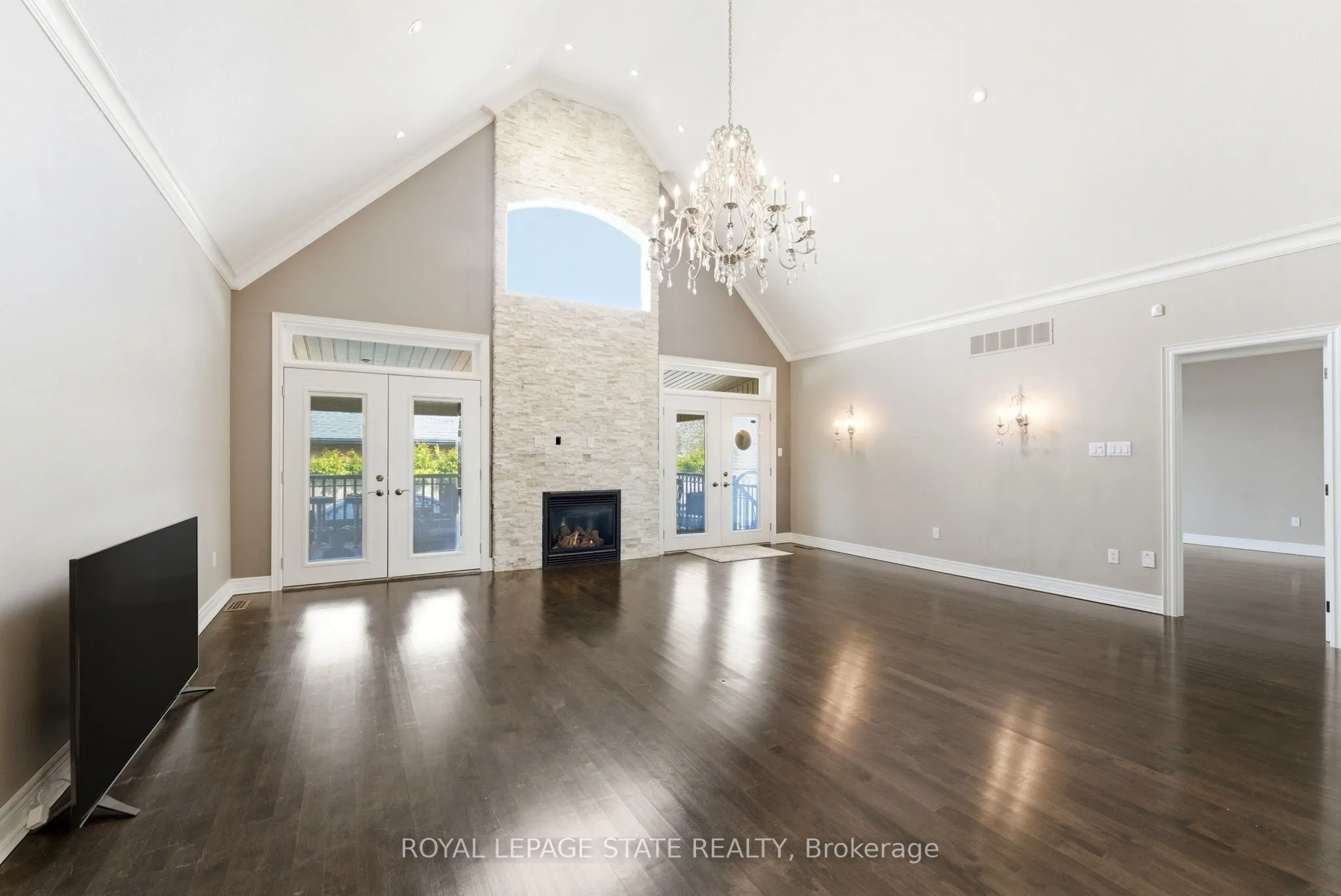 85 Hillcroft Drive