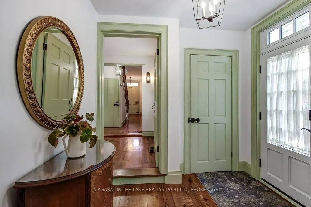 235 Simcoe Street