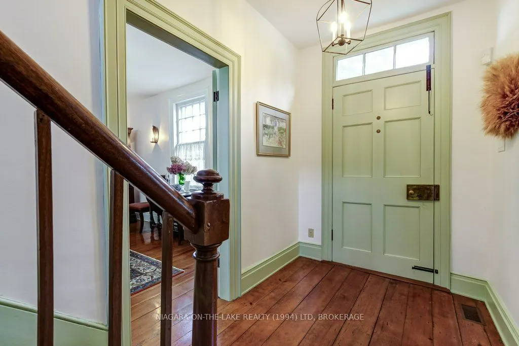 235 Simcoe Street