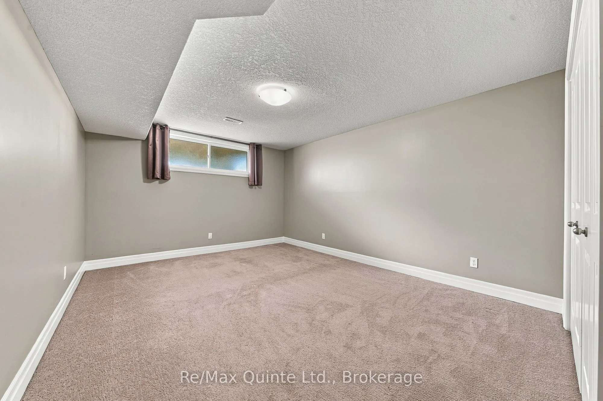 32 Cortland Crescent