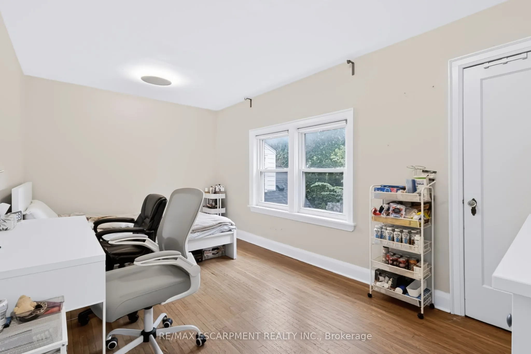 27 Forsyth Avenue S