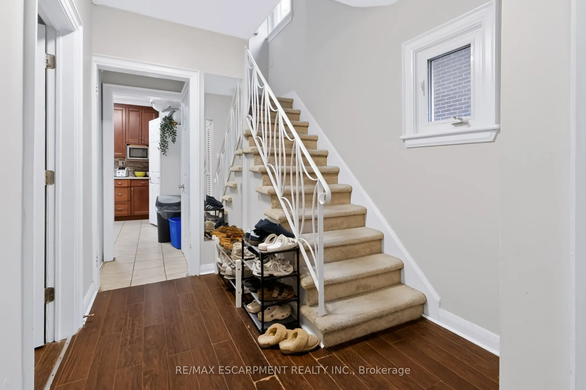 27 Forsyth Avenue S