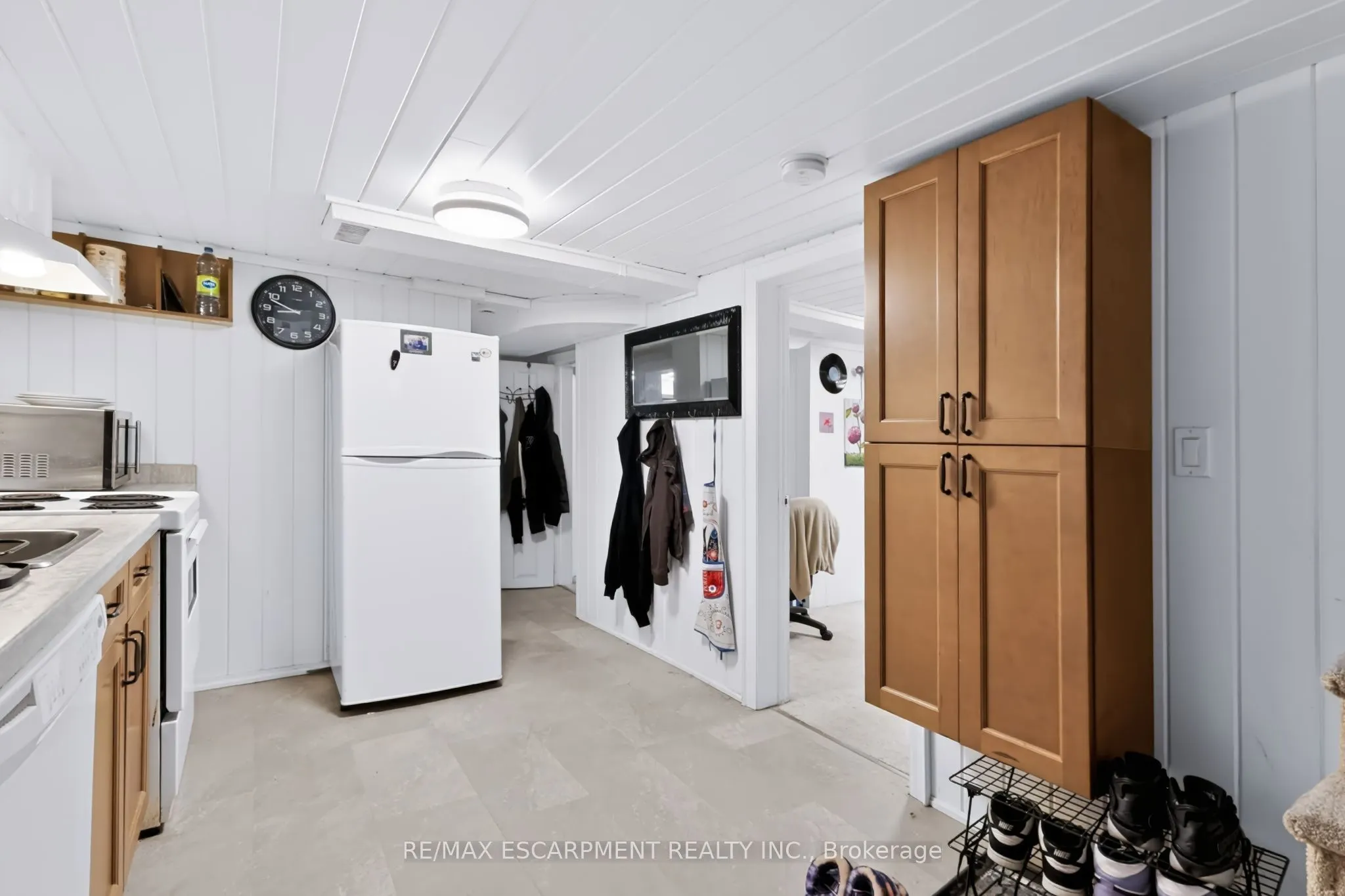 27 Forsyth Avenue S